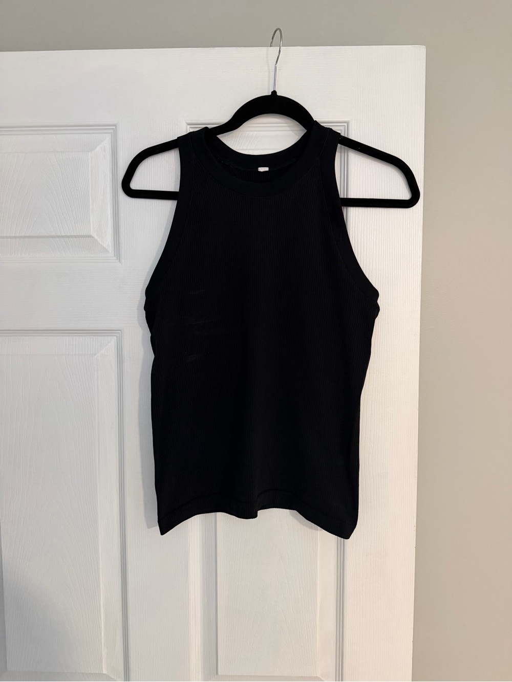 LULULEMON SIZE 8 or 10 Black Ribbed Sleeveless Tank Top